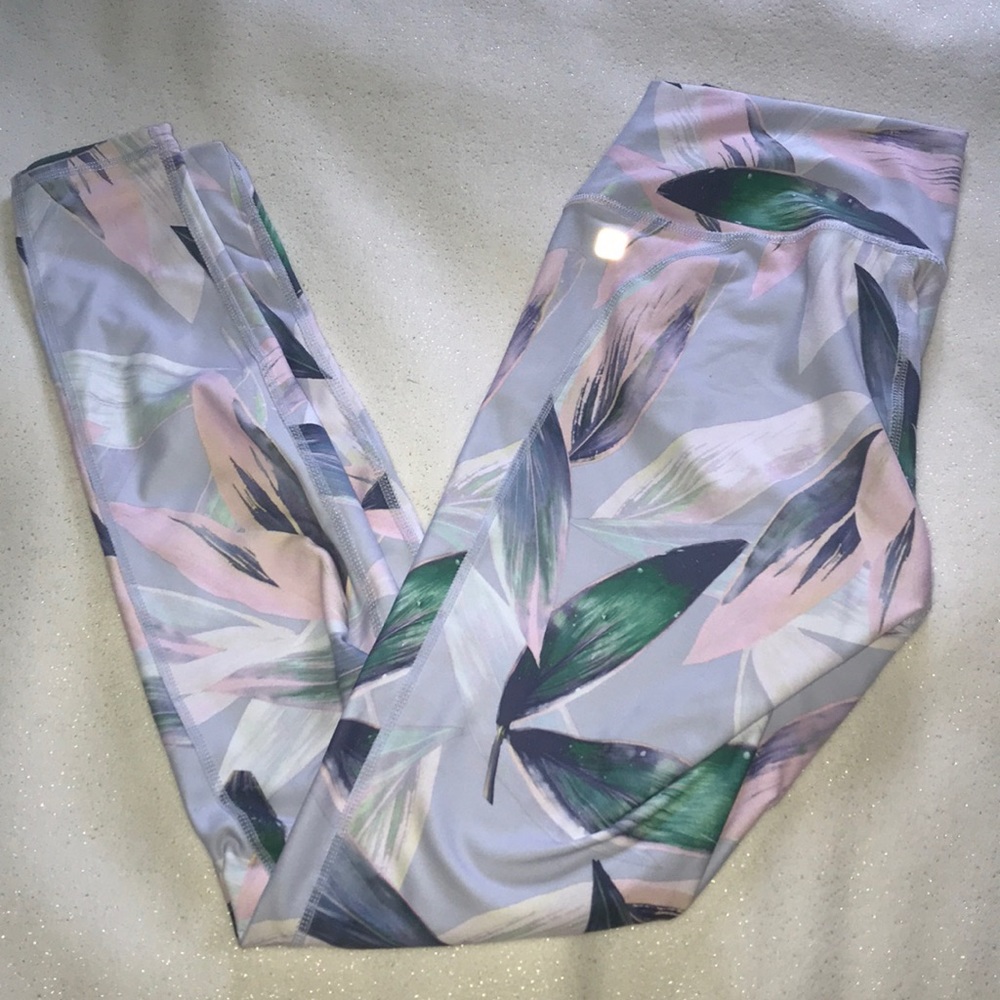 Pastel Leaf Pattern High Waisted Leggings